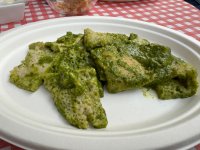 Eine Art Omlett mit Pesto