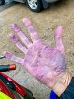 Der Nachteil von färbenden Handschuhen bei Regen