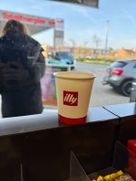 Vor 10°° ist es schwer in Holland einen Kaffee zu finden aber zum Glück gibt es Tankstellen