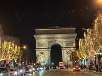 champs elysees in Weihnachtsbeleuchtung