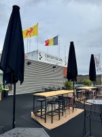 Terrasse oberhalb der Boxengasse