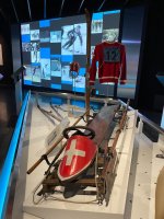 Man beachte die gutgepanzerte Kleidung