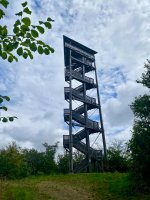 Ein angeblicher Aussichtsturm. Leider ist er wegen Einbruchgefahr geschlossen