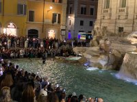  Fontana di Trevi - Auch Nachts ist das Baden verboten