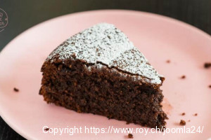 Schokoladekuchen mit Mandeln und Walnüssen
